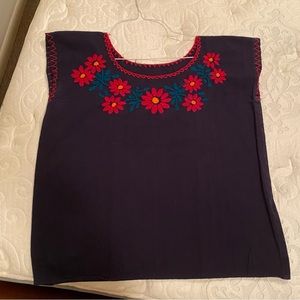 HANDCRAFTED TOP, HAND EMBROIDERY. SIZE S